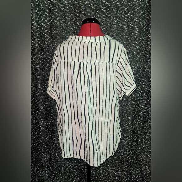 Lixhigi black & white top - Picture 2 of 2